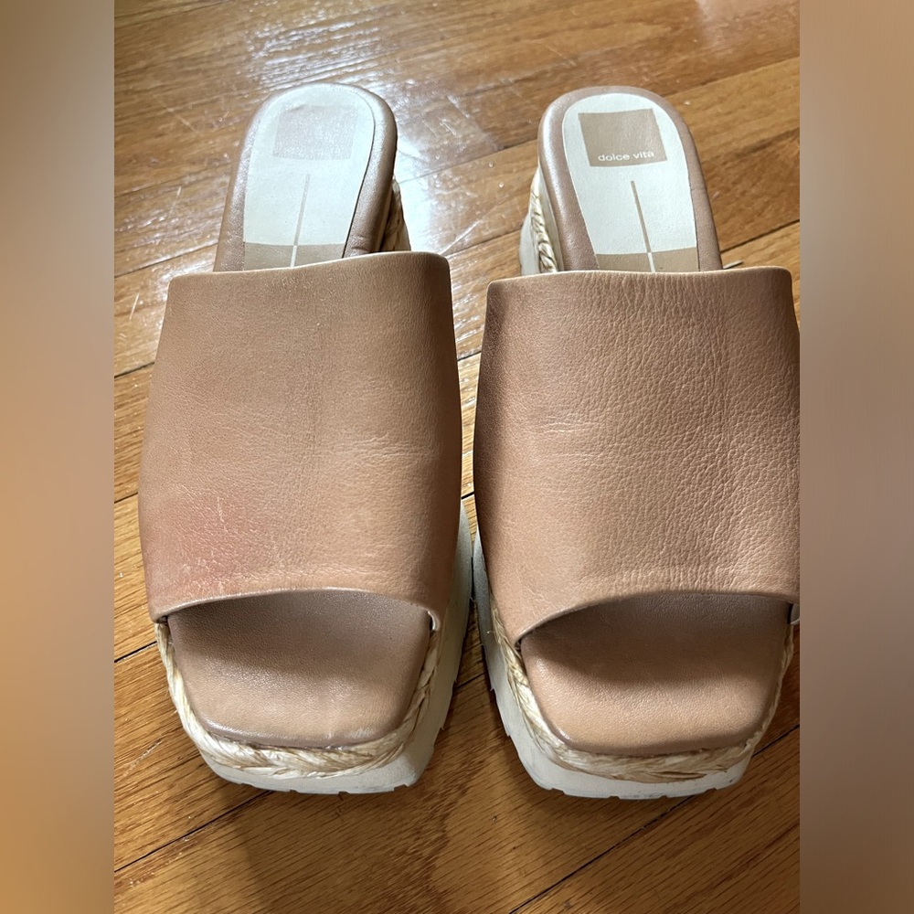 Dolce Vita wedge